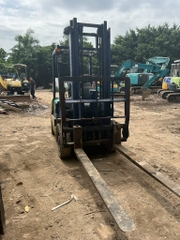 Komatsu FD25C-12-531383-- gật gù lốp đơn số sàn