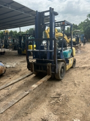 Komatsu FD25C-12-531383-- gật gù lốp đơn số sàn