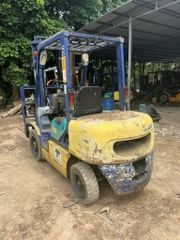 Komatsu FD25C-12-531383-- gật gù lốp đơn số sàn