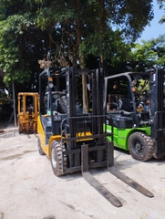 Xe nâng dầu UN FD25T