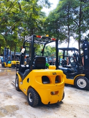 Xe nâng dầu UN FD25T