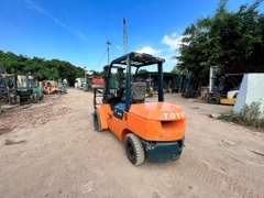 Xe nâng dầu toyota 7FD35-10468