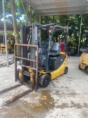 Xe nâng điện ngồi lái Komatsu FB15-12-832108