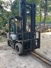 Xe nâng xăng Nissan UL02A25W-000231