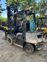Xe nâng xăng Nissan UL02A25W-000231