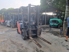 Nissan KDN-Y1F2A25-000687