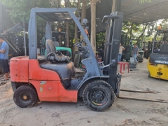 Nissan KDN-Y1F2A25-000687