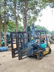 Komatsu FD25C-12-531383 Lắp kẹp vuông kẹp rác hoặc phế liệu - kẹp bông mở rộng 2.2 m