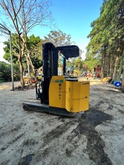Komatsu đứng lái 2.5 tấn tháp 5.5 m FB25RN-4-5025