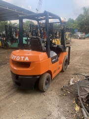 Toyota 7FD25-13985