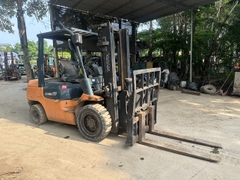 Xe nâng Toyota 02-7FD30-20884