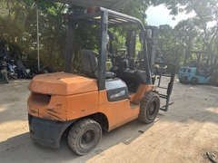 Xe nâng Toyota 02-7FD30-20884