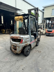 Nissan YL02/YL02-004637