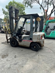 Nissan YL02/YL02-004637