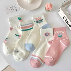 Tất Số 88-K Dài Hoạ Tiết Hoa Mạc Dora