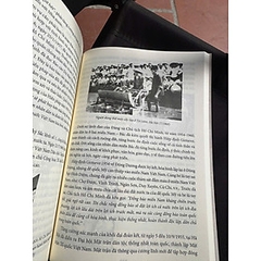 HỒ CHÍ MINH - HÀNH TRÌNH 79 MÙA XUÂN – Đỗ Hoàng Linh – Huy Hoàng Bookstore 225k – NXB Văn Học