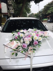 Bảng hoa xe dâu màu hồng trắng nơ hồng