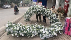 Cổng cưới chữ O hoa trắng