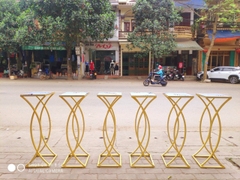 Đôn tráp đế vuông 4 nan chéo màu vàng