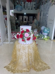 Bánh kem 2 tầng hoa đỏ
