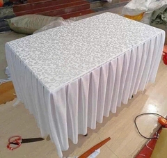 Khăn trải bàn gấm hoa văn trắng 1.6 x 1.6 m
