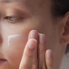 Bioelements Crucial Moisture – Kem Dưỡng Cấp Ẩm Và Làm Mềm Da Khô