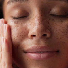 Bioelements Dewluxe – Dầu Dưỡng Khóa Ẩm, Phục Hồi Lipid Và Tạo Hiệu Ứng Da Căng Bóng