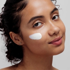 Hyaestic Skin Fusion SF64 Sun And Pollution Protector SPF50+50ML: Kem Chống Nắng Bảo Vệ Tối Đa & Phục Hồi DNA