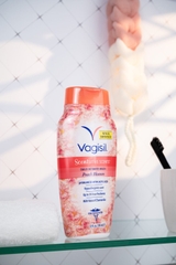 VAGISIL SCENTSITIVE SCENTS DAILY INTIMATE WASH PEACH BLOSSOM: Dung Dịch Vệ Sinh Dịu Nhẹ, Cân Bằng pH & Hương Hoa Anh Đào