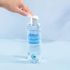 Pharmaform Spirulina Sebo Micellar Water: Nước Tẩy Trang Tảo Xoắn Cho Da Dầu Mụn & Nhạy Cảm