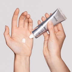 THE MAX NECK LIFT / KEM DƯỠNG TRẺ HÓA, SĂN CHẮC VÀ TÁI TẠO DA VÙNG CỔ & NGỰC
