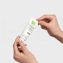 MARTIDERM ACNIOVER ACTIVE CREMIGEL / KEM DƯỠNG GIẢM NHỜN, MỤN & SE LỖ CHÂN LÔNG