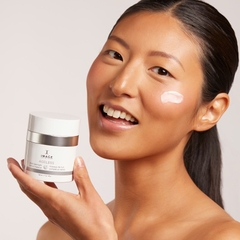 AGELESS TOTAL OVERNIGHT RETINOL MASQUE / MẶT NẠ NGỦ TÁI TẠO TẾ BÀO MỚI VÀ TĂNG SINH COLLAGEN 2 TRONG 1