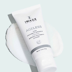 AGELESS TOTAL MICRODERM EXFOLIATOR / TẨY TẾ BÀO CHẾT VI TINH THỂ LOẠI BỎ SỪNG CHỨA PHỨC HỢP AHA & PHA