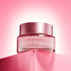 CLARINS MULTI-ACTIVE GLOW BOOSTING LINE SMOOTHING DAY CREAM: Kem Dưỡng Ban Ngày Giảm Nếp Nhăn, Sáng Da & Căng Tràn Sức Sống