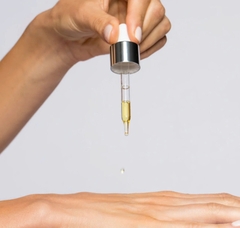 ​​​​​iS Clinical Super Serum Advance+: Tinh Chất "Vàng" Đặc Trị Mụn, Làm Sáng & Mờ Sẹo Hiệu Quả