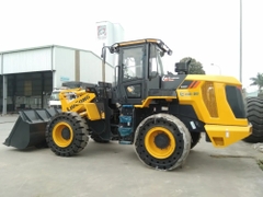 XÚC LẬT 835H GẦU 1,8m3