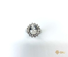 Nhẫn bạc đính đá Topaz.