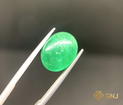 Viên đá Ngọc Lục Bảo tự nhiên