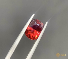 Viên đá Garnet tự nhiên