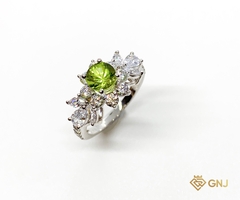 Nhẫn vàng 10k đá chủ Peridot thiên nhiên.