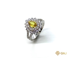 Nhẫn nữ vàng trắng đá sapphire vàng giọt nước thiên nhiên.