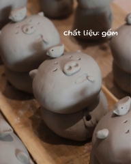 Đế cắm trầm "Heo thung dung"