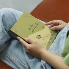 Sách - Dài Hơn Một Mùa Hè