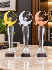 Cúp tennis kết hợp kim loại và pha lê