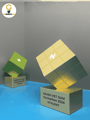 Cúp độc lạ hình lập phương