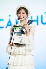 Cúp kim loại trao giải iContent Awards 2025