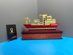 Cúp thiết kế riêng hình con tàu - Viconship