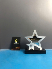 Cúp vinh danh ngân hàng TP Bank