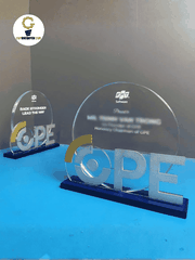 Cúp vinh danh nhân viên cao cấp